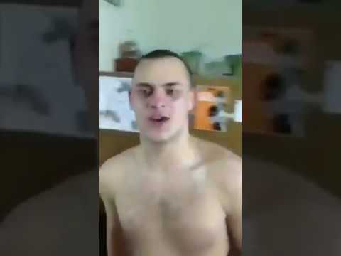 Очень странное видео: голый одесский активист показал каратэ