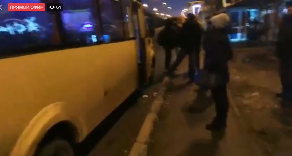 В Киеве заблокировали маршрутчиков: будут наказывать. ФОТО, ВИДЕО