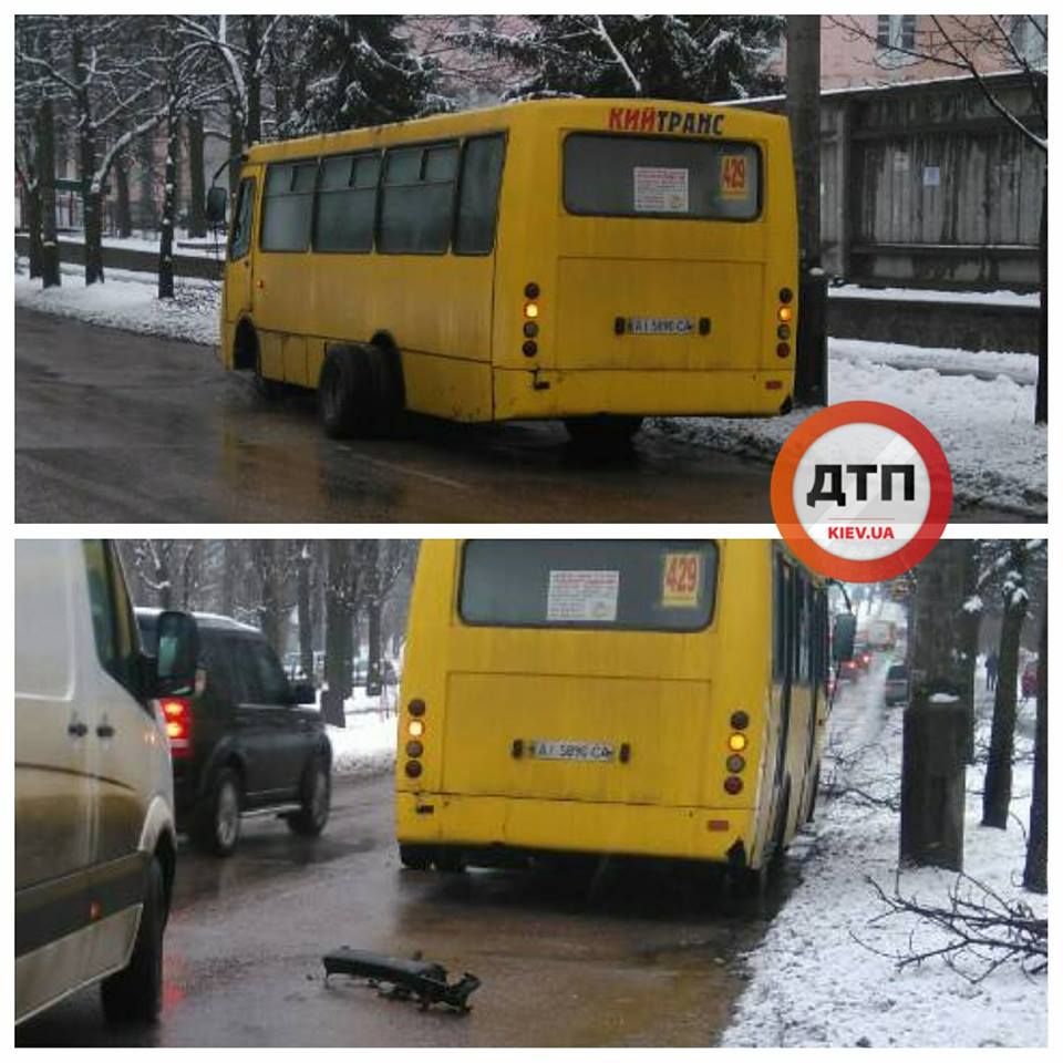 В Киеве маршрутка развалилась на ходу. ФОТО