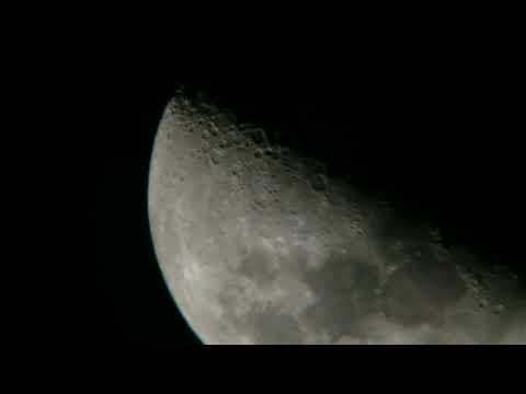 Астроном-любитель снял на видео сразу три НЛО, пролетевших мимо Луны