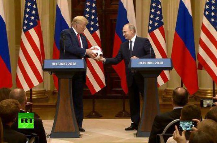 Путин сделал подарок Трампу: президент США сразу же от него избавился