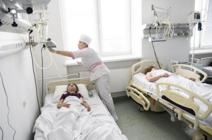 Подсунули яд: то, что произошло с тяжелобольным ребенком, шокировало Украину
