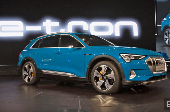 Максим Шкиль рассказал об инновациях в кроссовере Audi e-tron