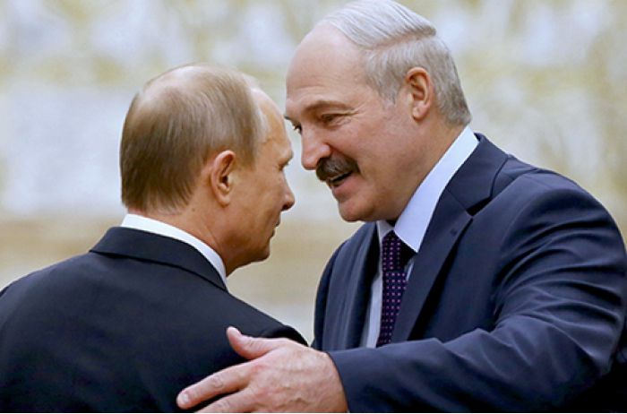 Путин займет место Лукашенко? В России оценили возможность аннексии Беларуси