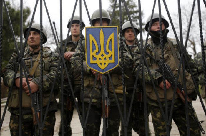 Отдых и тусовки: как украинские политики воспользовались военным положением