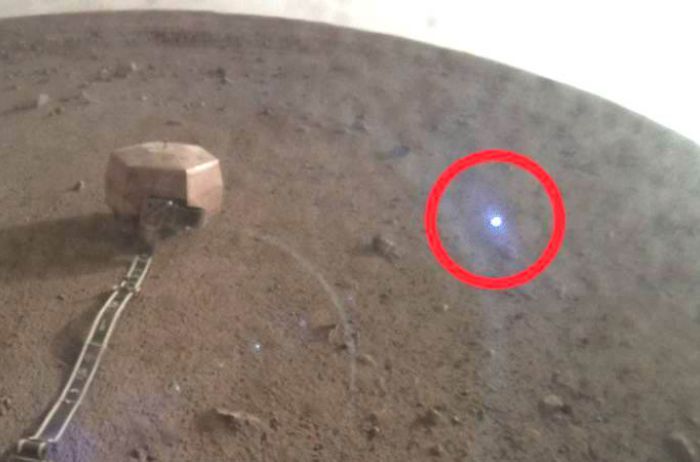 Таинственный огонек на Марсе сняли на видео