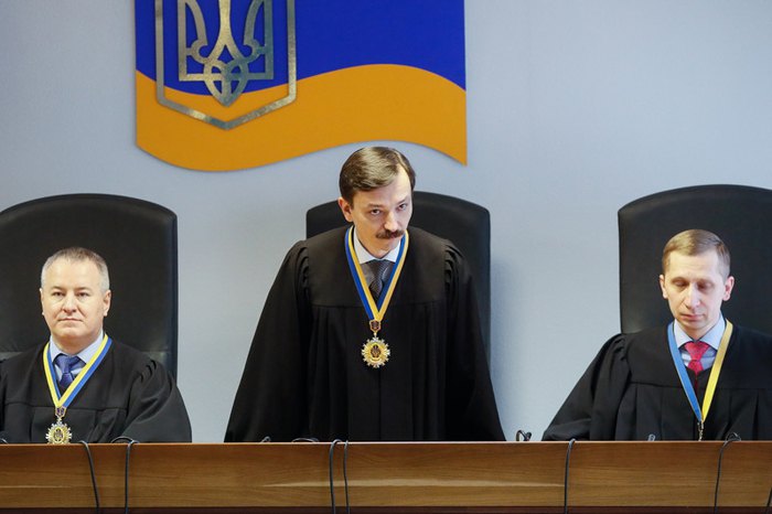 Оболонский суд Киева признал Януковича виновным в госизмене