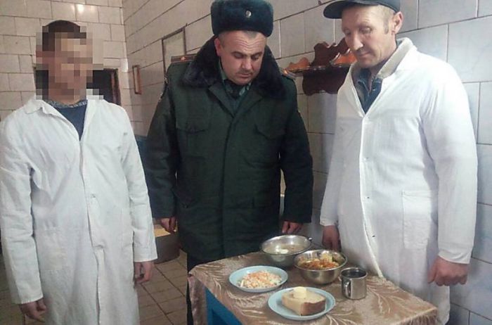 В одной из украинских колоний показали чем кормят заключенных