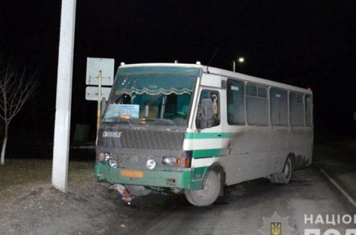 На Донбассе мужчина погиб под колесами рейсового автобуса