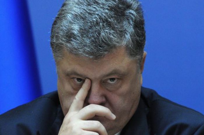 Журналистка: "Пока Порошенко хвалит народ, 23 февраля стало хитом украинского Google"