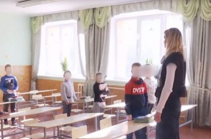 Снимала штаны и била: подробности скандала в школе на Хмельнитчине