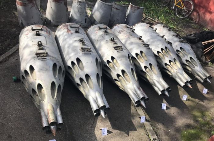 На Киевщине силовики обнаружили склад с «авиационными ракетницами»