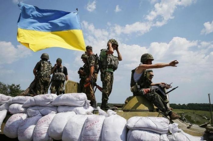 «Чтобы не нужно было вводить танки»: Гордон дал рецепт, как вернуть Донбасс