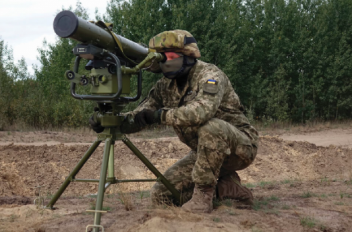 Подразделение ВСУ уничтожает бронетехнику гибридной армии Путина на Донбассе. ВИДЕО