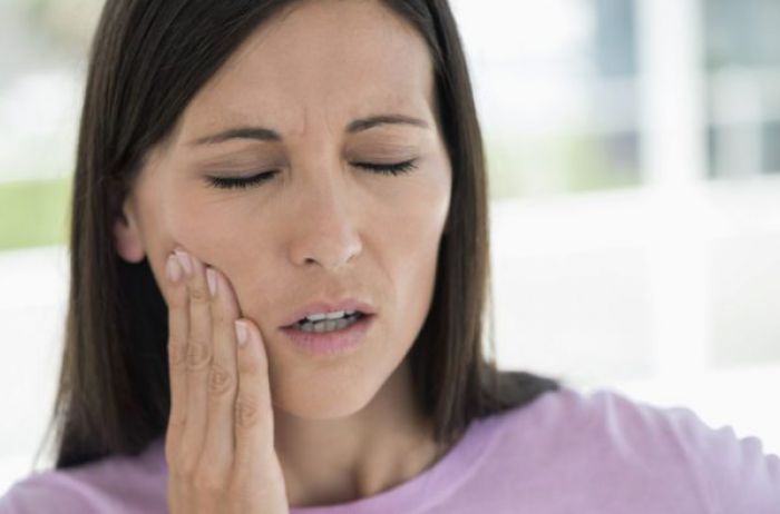 4 народных способа на пару часов избавиться от зубной боли