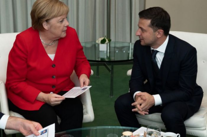 Лидеры Украины и Германии поговорили о грядущей встрече в нормандском формате