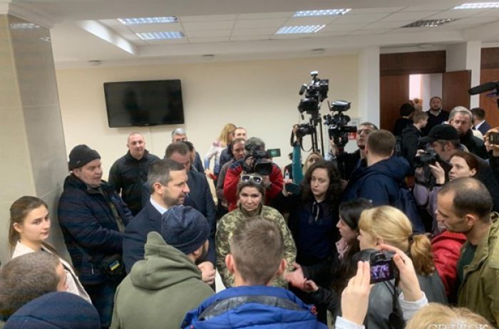 Крики «Позор» и "демонстрация силы": Добровольцы сорвали сессию в Николаевском облсовете