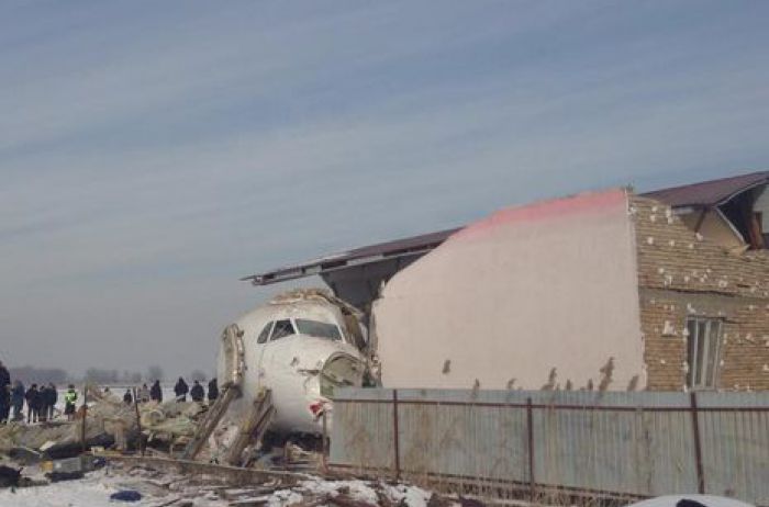 Авиакатастрофа в Казахстане: на борту упавшего самолета были украинцы