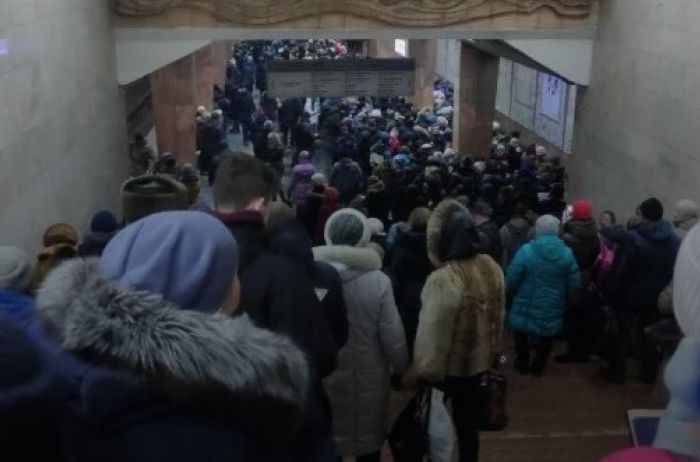 "Натаха, ты?" В метро Харькова пять дней ловили пьяного голубя