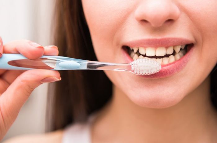 Ошибки, которые делают большинство людей при чистке зубов