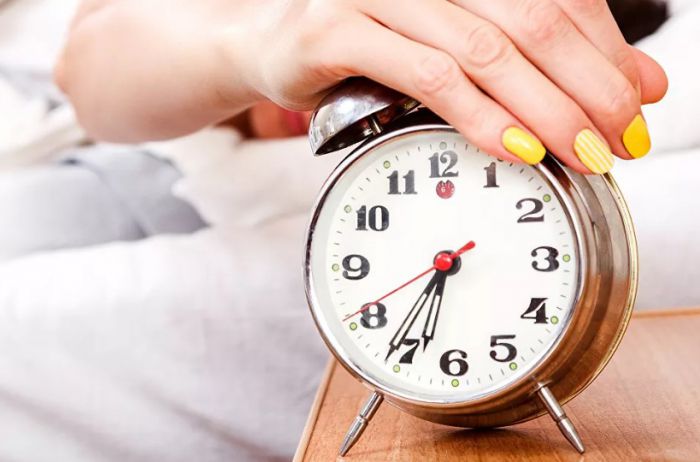 Кому достаточно спать менее восьми часов в сутки – ответ врача