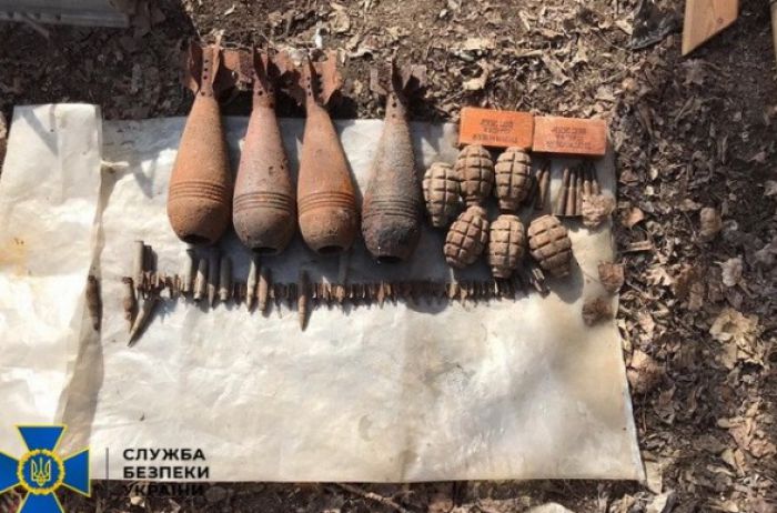 СБУ нашла на Луганщине очередной тайник с минометными и противотанковыми минами