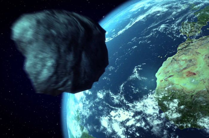 NASA: Земле летит опасный астероид