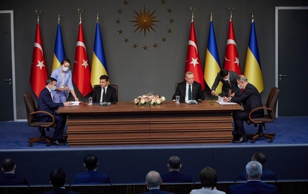 З’явилися деталі військових договорів України і Туреччини