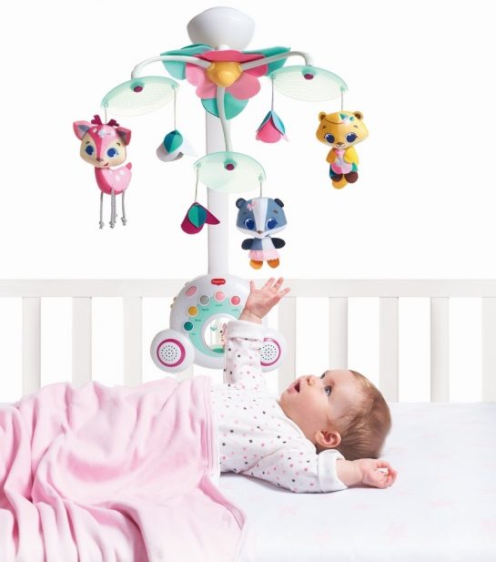 Мобиль на кроватку – первая игрушка новорожденного ребенка