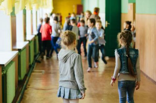 Киев возвращается к привычному графику работы школ и садиков