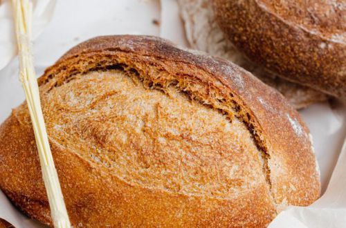 Врачи объяснили, почему нежелательно есть свежий хлеб