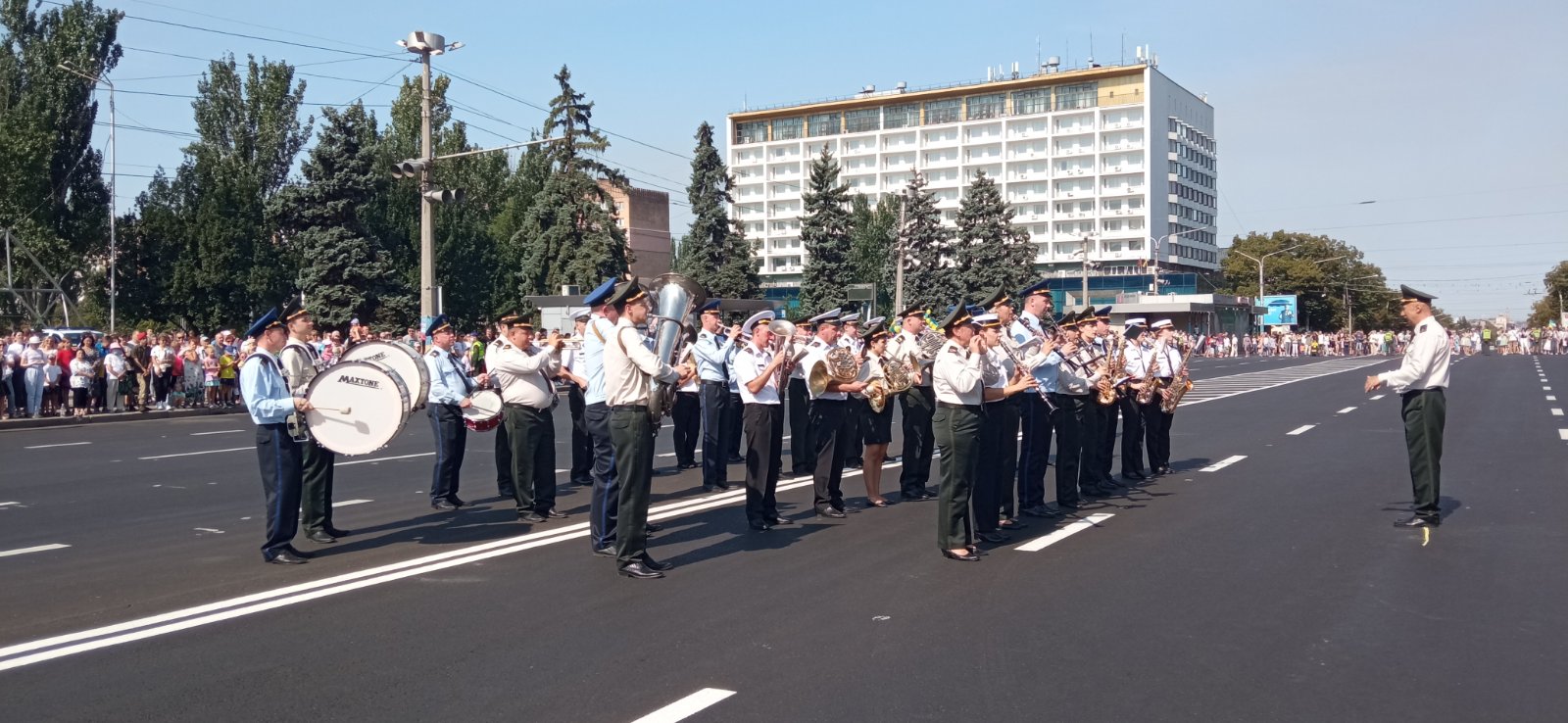 В Украине проходит шествие военных: дороги перекрыты. ФОТО